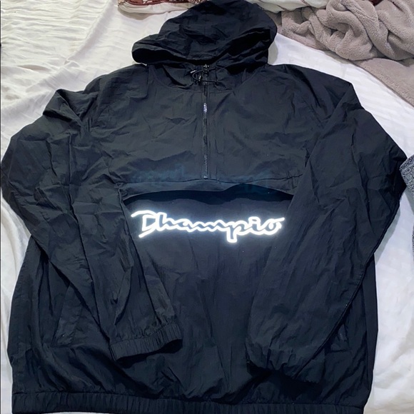 Men’s champion wind breaker - Picture 2 of 3